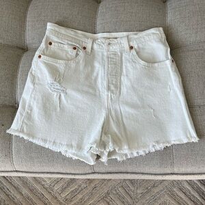 Levi’s Premium Denim Ribcage Shorts (W28)